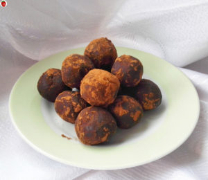 3-Ingredient Decadent Chocolate Truffles